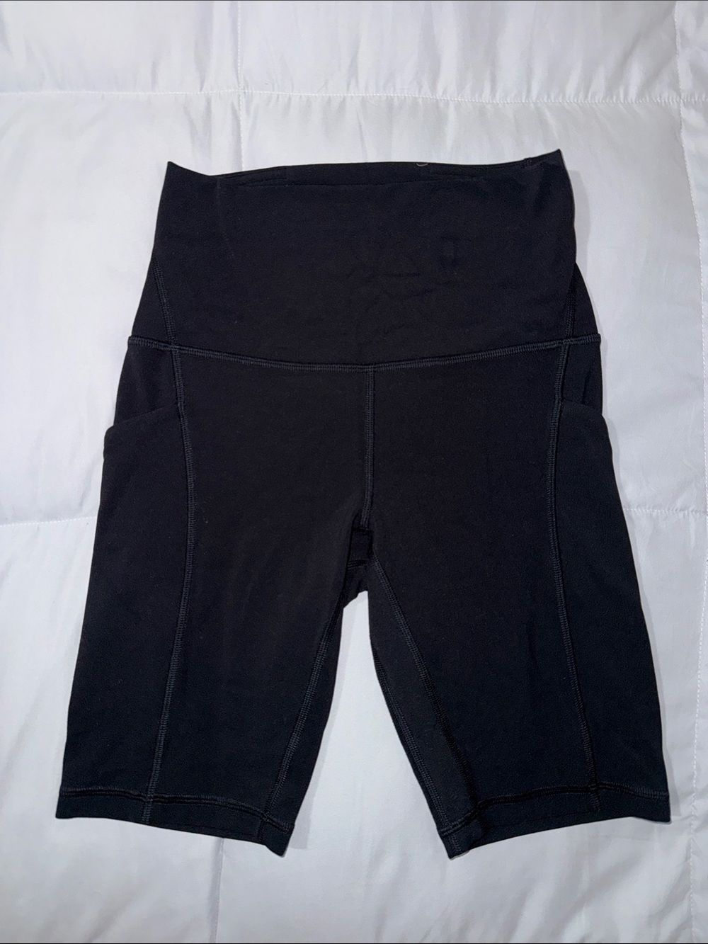 Lululemon Align Black hi rise shorts with pockets 8”